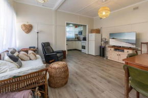Lake Court, Forster